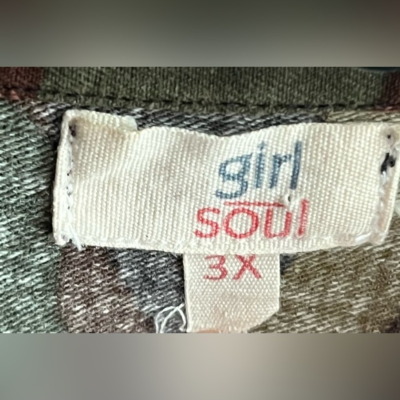 Girl Soul Womens 3X Camouflage Top Shacket Lightweight Button Front - Picture 4 of 5